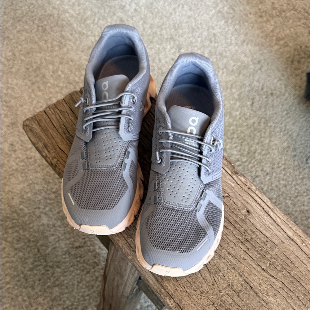 On Cloud 5 Running Shoes - Gray & Light Pink - Women’s - Size 7 - Picture 2 of 6